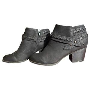 Black Ankle Booties 2" Heel Braided Studded Detail Women's Size 6.5 Indigo Rd.